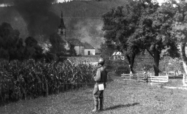 L'esercito italiano d'occupazione brucia e saccheggia i villaggi sloveni